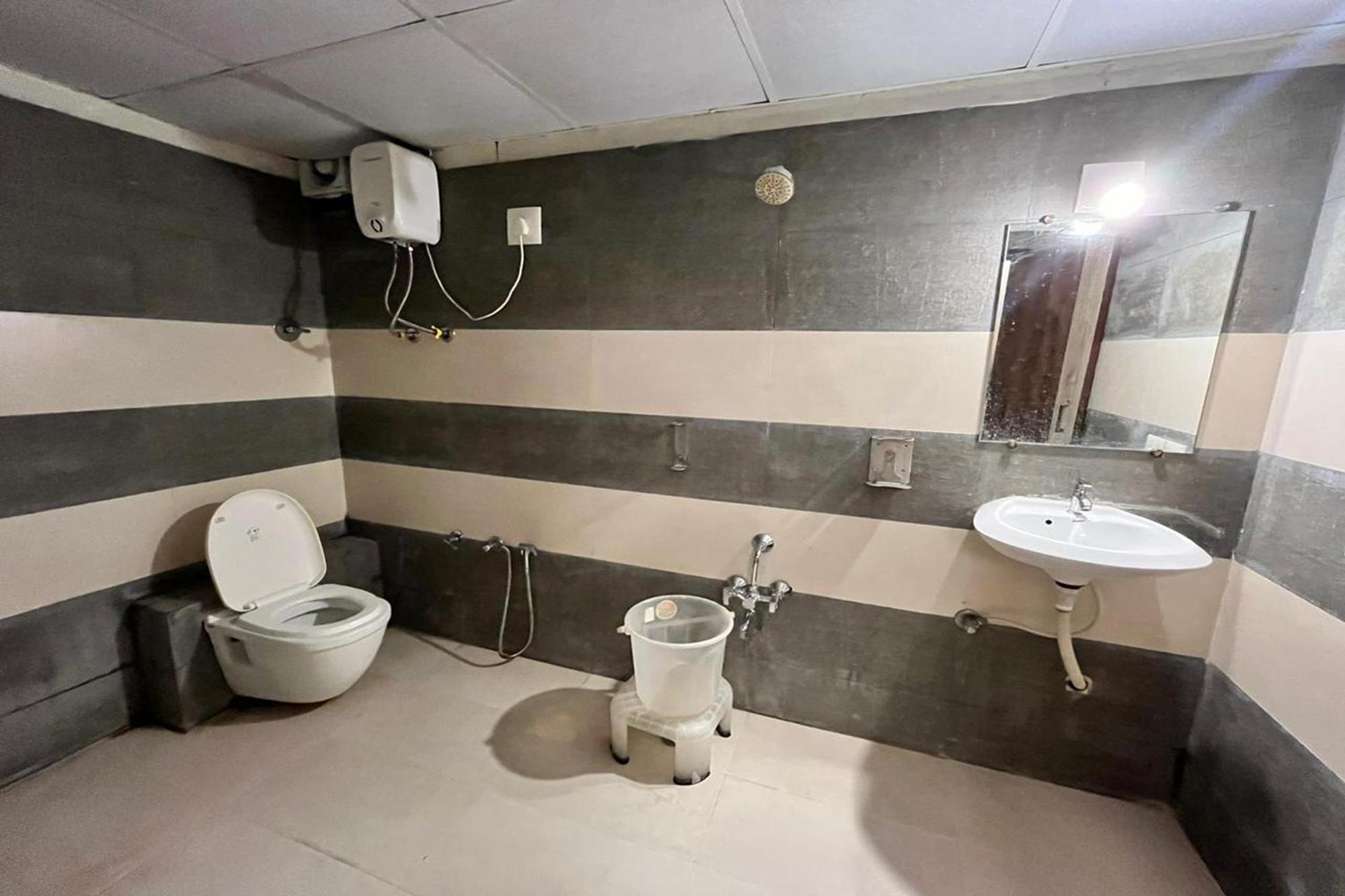 Hotel Kalyan Palace Watuwa Eksteriør bilde